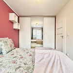 Sloneczne Mieszkanie Na Parterze Z Ogrodem Apartmán Vratislav