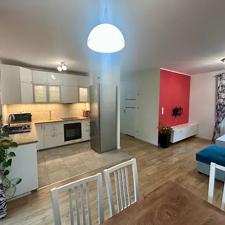 Sloneczne Mieszkanie Na Parterze Z Ogrodem Apartmán