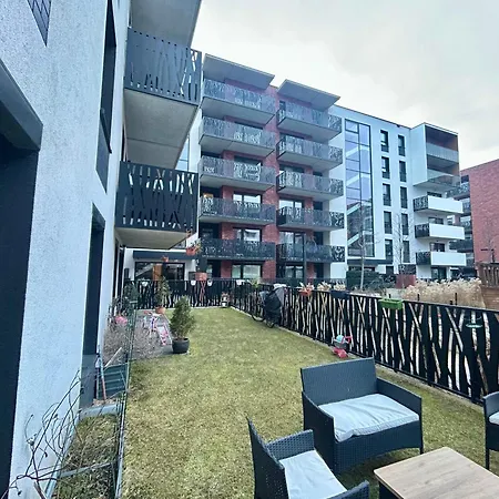 Sloneczne Mieszkanie Na Parterze Z Ogrodem Apartmán Vratislav
