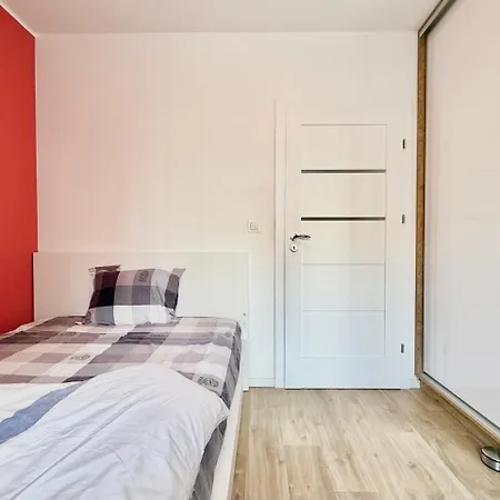 Sloneczne Mieszkanie Na Parterze Z Ogrodem Apartmán *